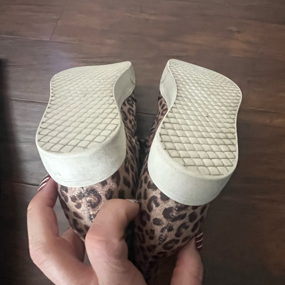 Very G Ursula Wedge Leopard print shoe-Size 9 - Picture 9 of 11